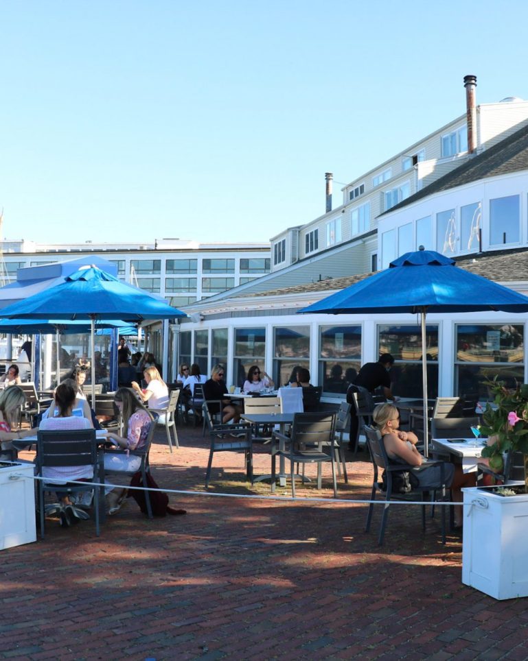 Outdoor Dining at Finz in Salem, Massachusetts