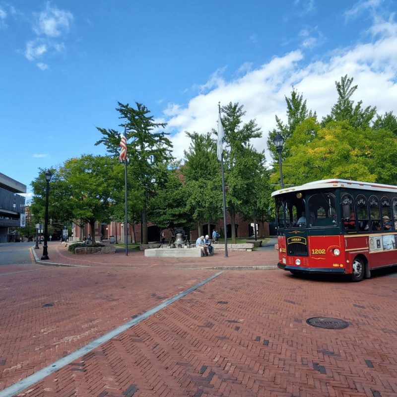 Salem Trolley on Essex Street